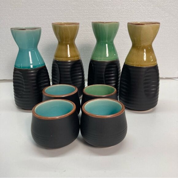 Sake Set 4 Tokkuris (Decanters) and 4 Ochokos (Cups) Multicolored Glazed Ceramic - Picture 1 of 10